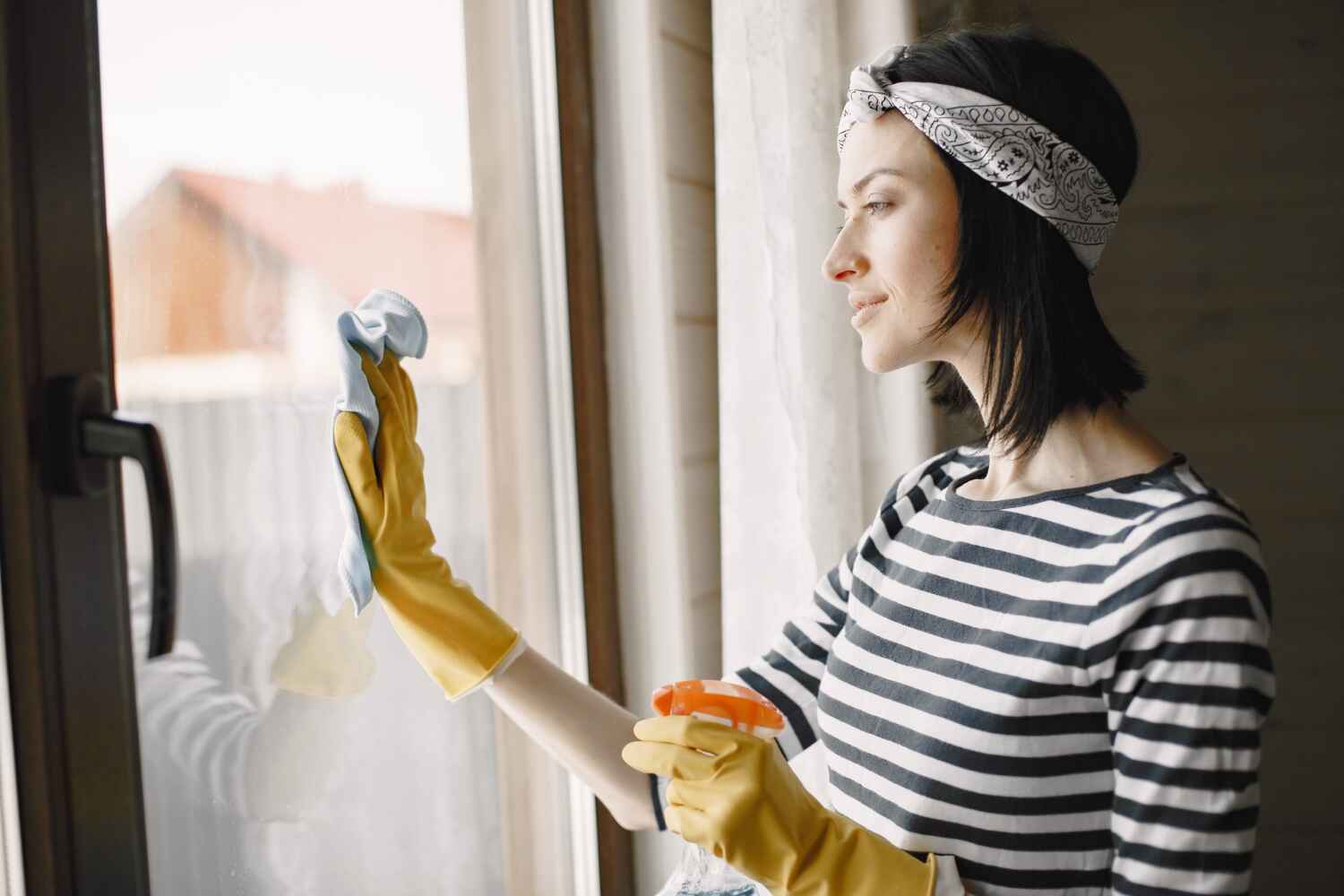 Eco Friendly Window Cleaning for a Brighter Home